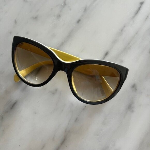 Prada Cat Eye Sunglasses Yellow Lense with Grey Frame - Amazing Condition - Picture 2 of 3